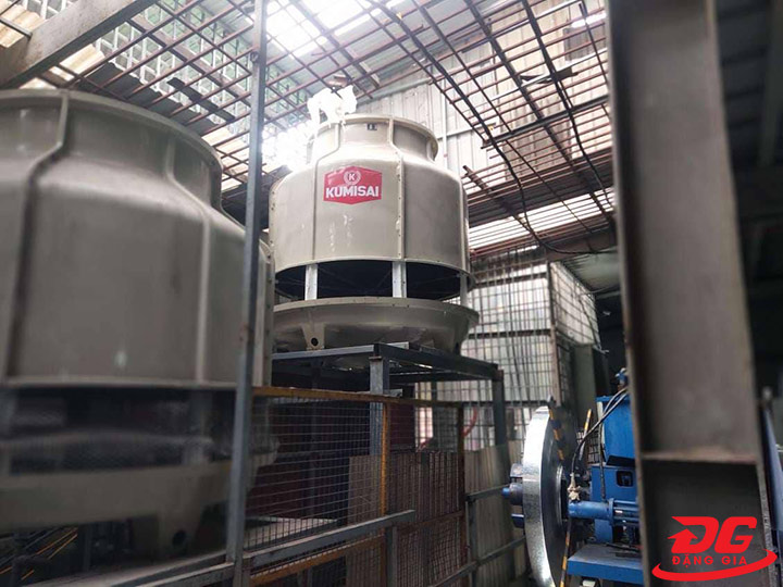 Tháp giải nhiệt được sử dụng phổ biến trong sản xuất để tiết kiệm chi phí