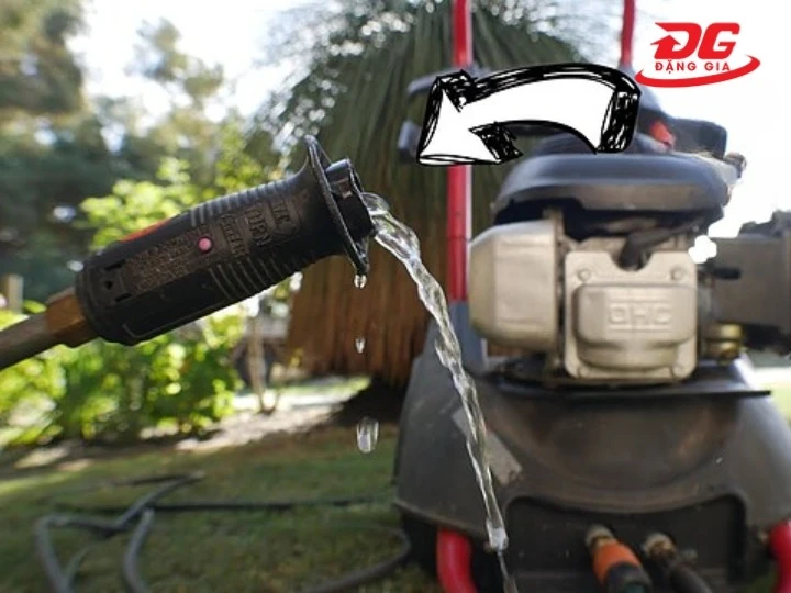 Buồng bơm bẩn, van – phớt quá hạn
