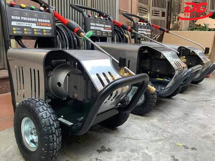 Máy rửa xe Tolsen: Giá rẻ, Siêu bền, Đáng tiền