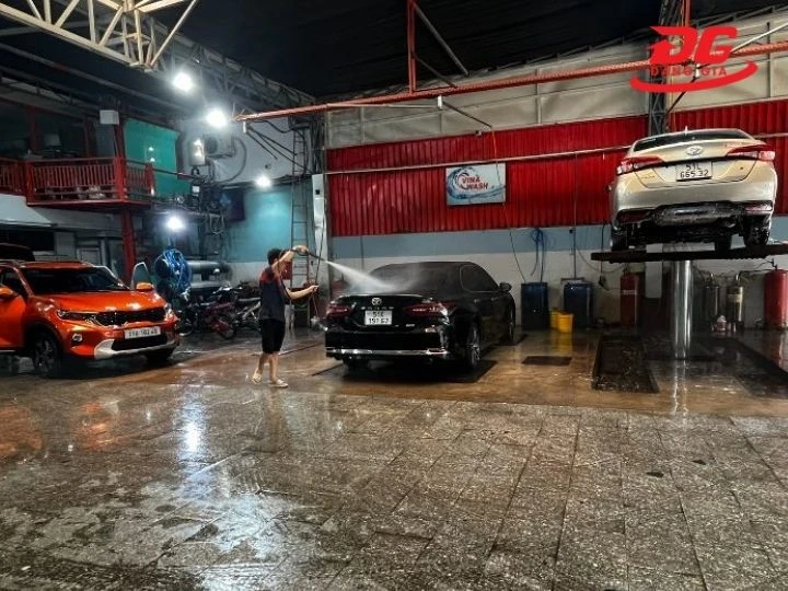 Rửa xe Bi