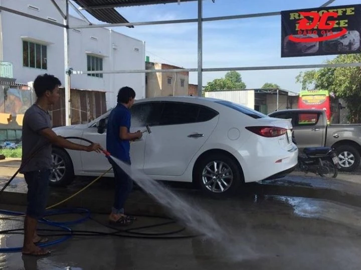 Rửa xe Thanh Niên