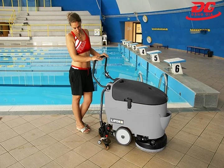 cho thuê máy chà sàn giá rẻ