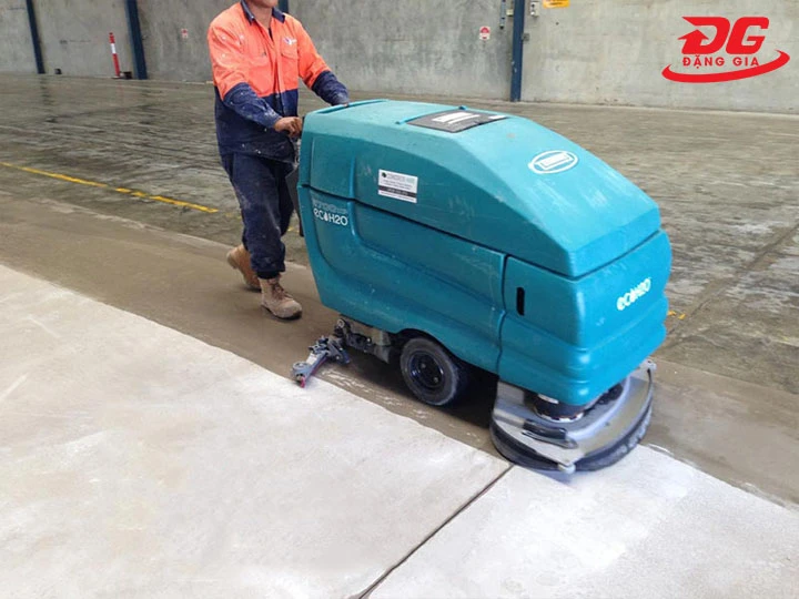 Thuê máy chà sàn