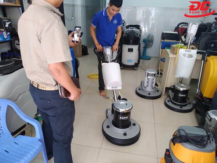 Bảng giá dịch vụ cho thuê máy chà sàn