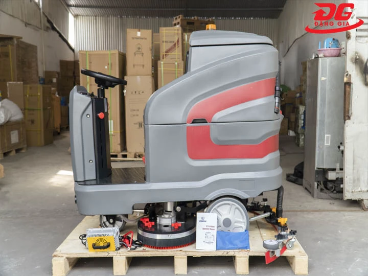 so sánh các bên cho thuê máy chà sàn