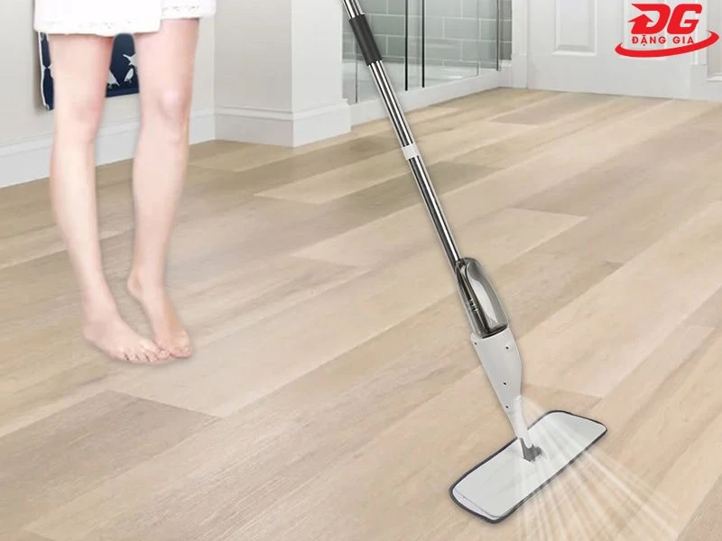 Cây lau nhà phun sương đang được rất nhiều người tiêu dùng ưa chuộng