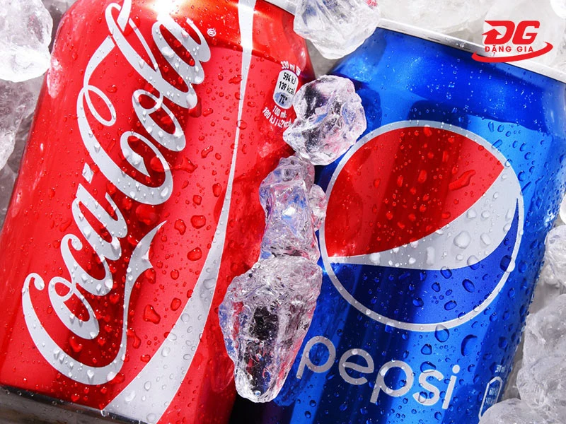 Dùng coca hoặc pepsi để loại bỏ vết dầu trên sàn