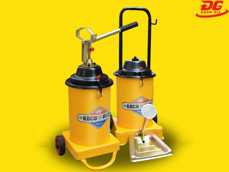 Bình bơm mỡ bò gạt tay, đạp chân Kocu