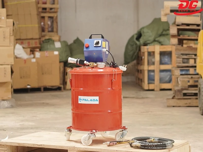Thùng bơm mỡ bò bằng điện Palada 45 lít