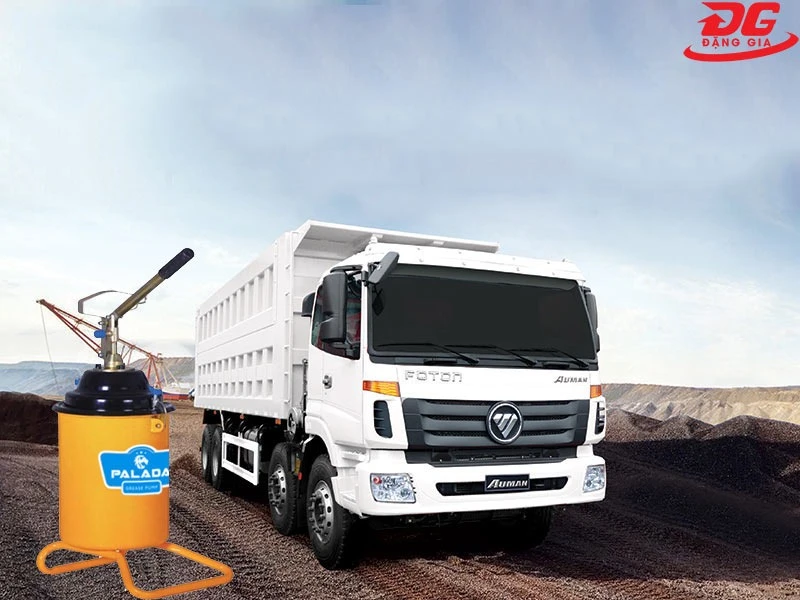 Máy bơm bơm mỡ bò gạt tay Palada