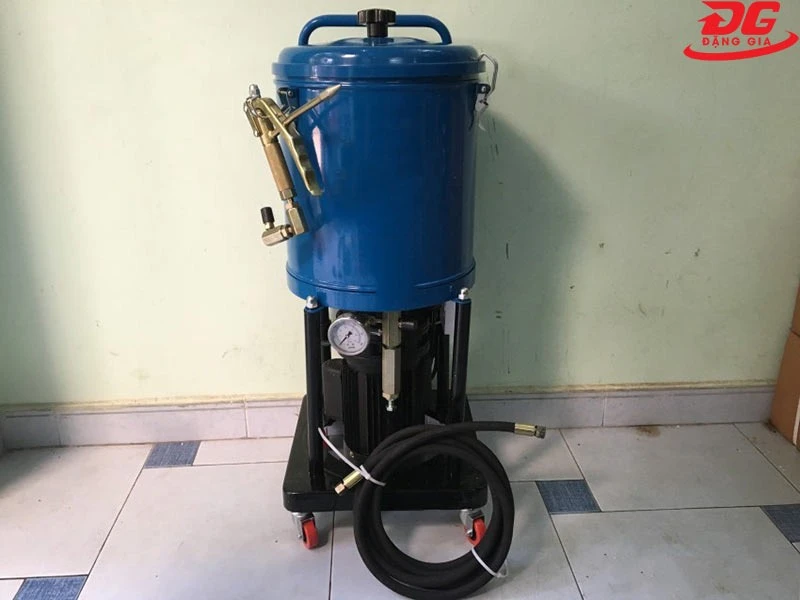 Máy bơm mỡ bò dùng điện Palada dung tích 25 lít
