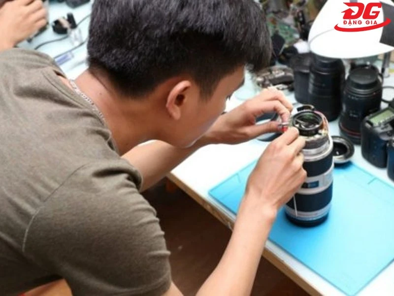 Lê Bảo Minh là đơn vị sửa chữa, vệ sinh máy ảnh uy tín tại TPHCM