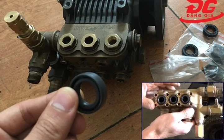 thay phớt khi máy xịt rửa bị rung giật