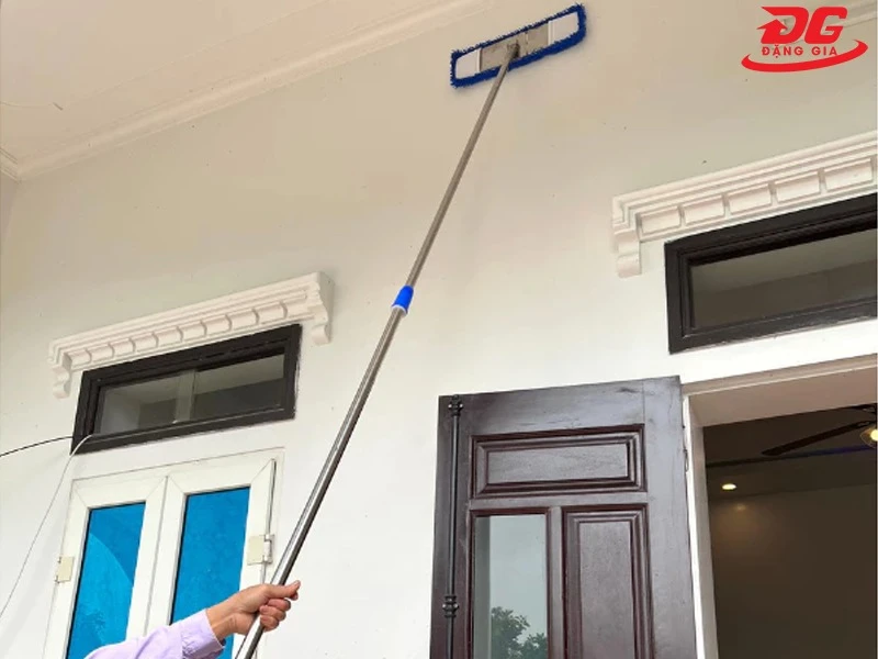 Cây lau tường nhà thông minh dài 2m