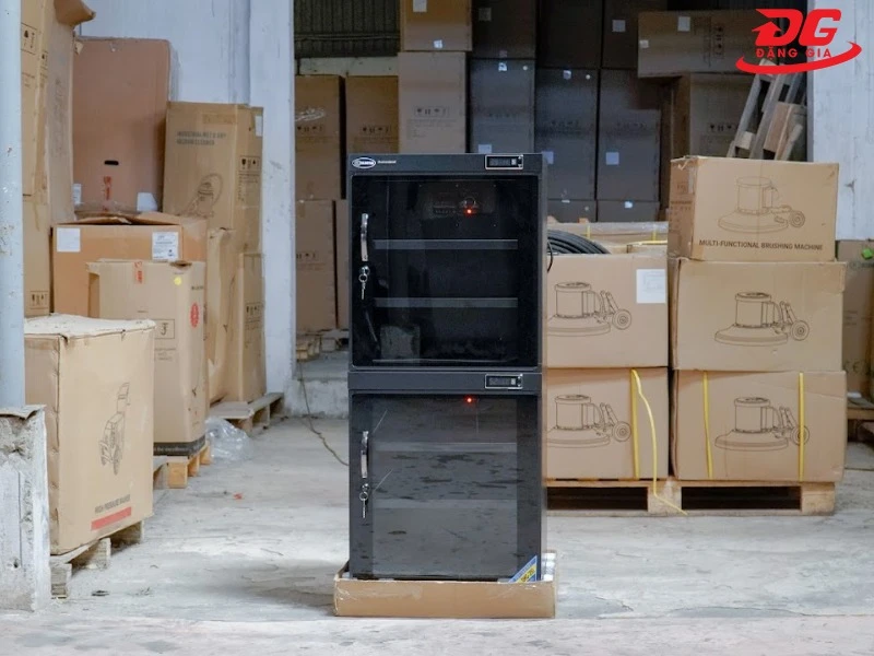 Sử dụng tủ chống ẩm là cách bảo quản film sau khi chụp được nhiều người lựa chọn