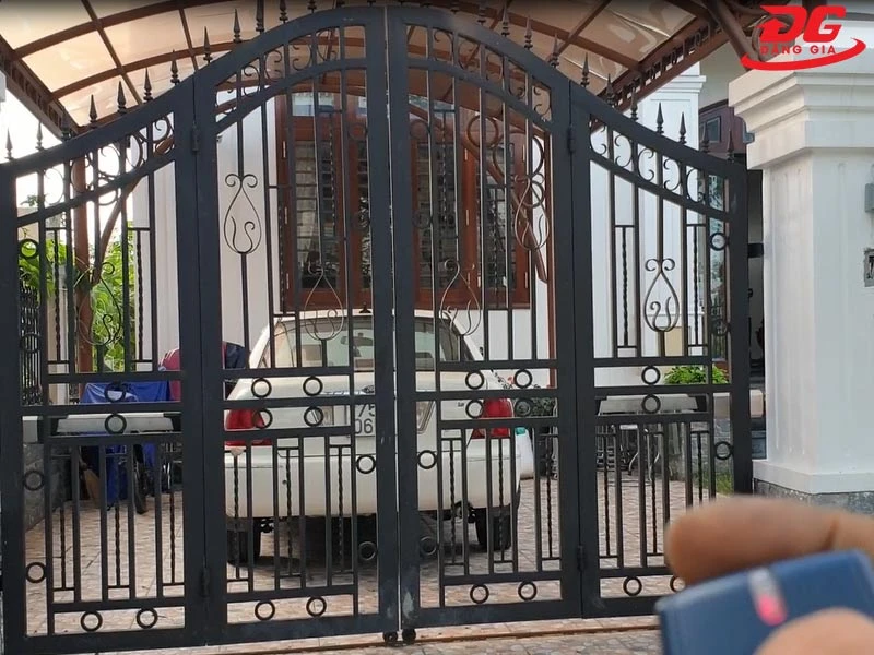 Cửa 4 cánh không nhận tín hiệu từ remote