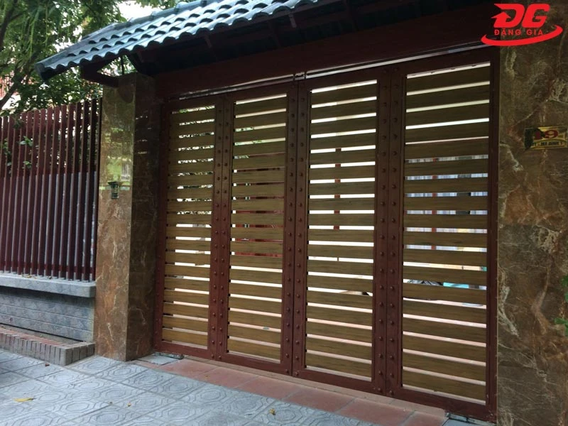 Cửa xếp tự động 4 cánh có thiết kế thẩm mỹ, độ bền cao