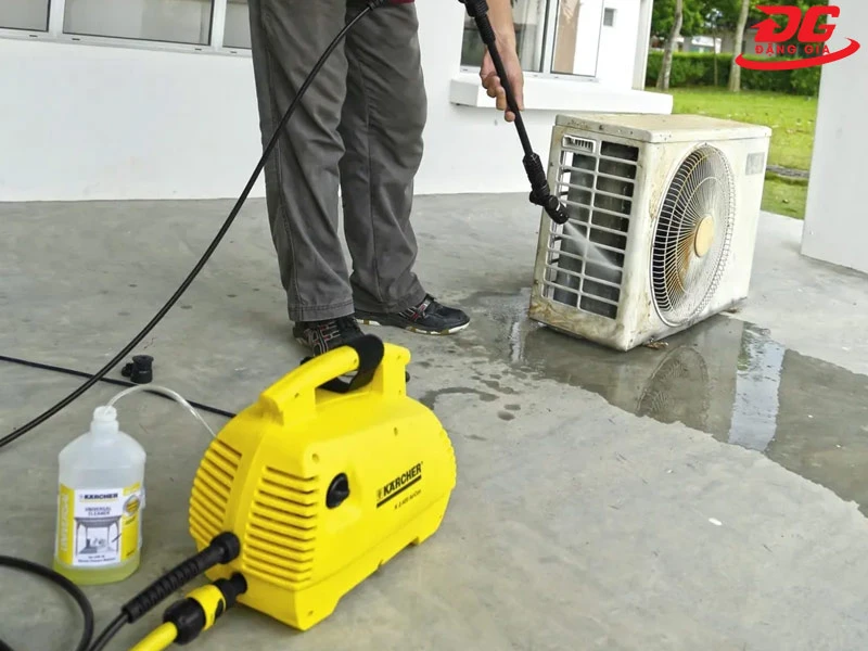 Máy bơm xịt rửa máy lạnh được sử dụng rất nhiều