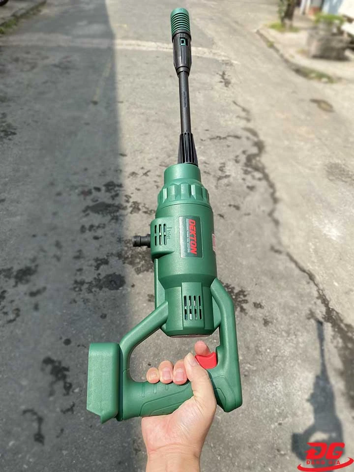 Máy rửa xe pin Dekton M21-SRX775