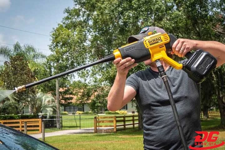 Máy rửa xe dùng pin Dewalt