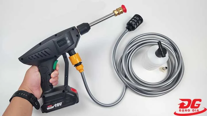 Máy rửa xe dùng pin Makita 18V
