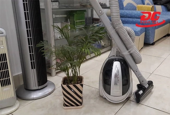 máy hút bụi nội địa khó sử dụng