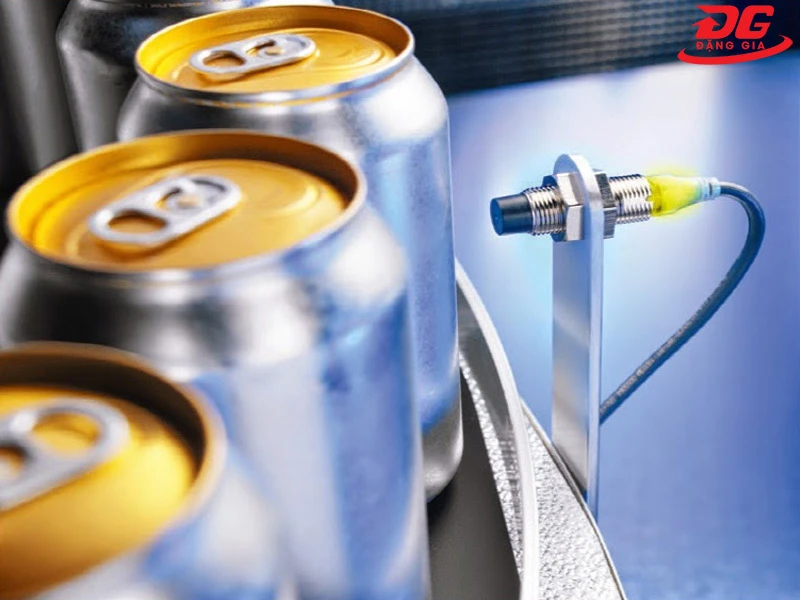 cảm biến kim loại tiệm cận