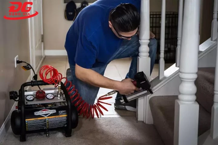 Máy nén khí Briggs & Stratton còn được sử dụng để hỗ trợ công việc phun sơn