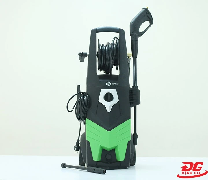 Máy xịt rửa xe máy