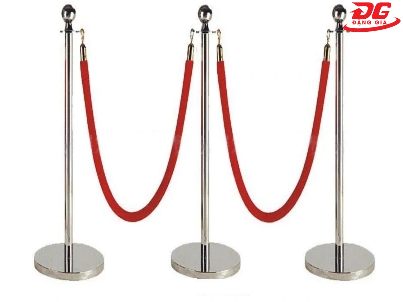 Một số tiêu chí quan trọng cần biết khi thuê trụ barie inox