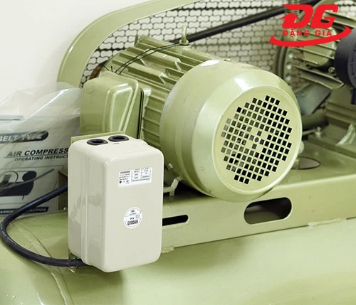 Máy nén khí Pegasus TM-V-0.36/8-230L 5