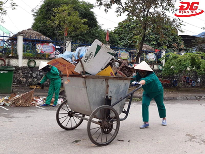 xe đẩy thu gom rác