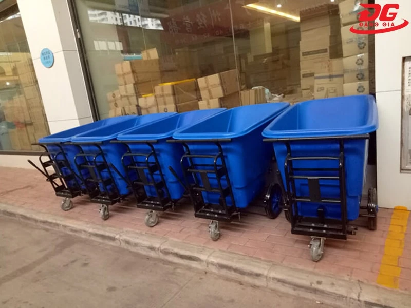xe đẩy rác bằng tay
