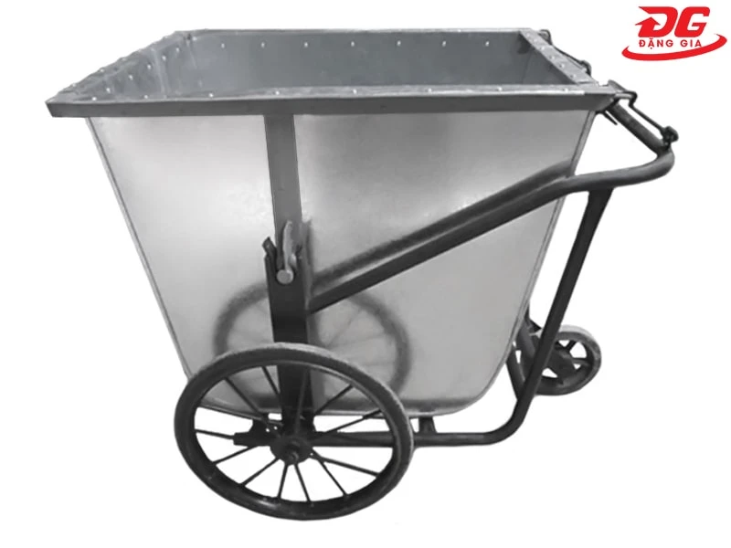 xe thu gom rác bằng tôn