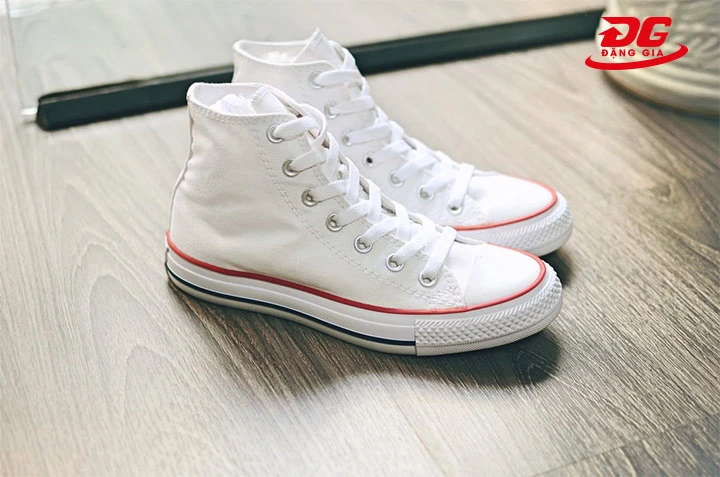 Phơi giày Converse ở nơi thoáng mát