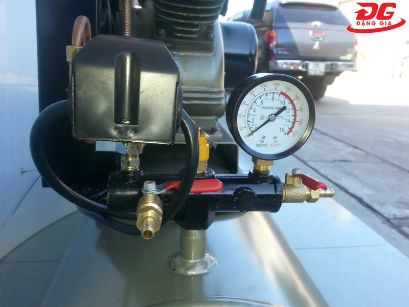 Van điều áp khí trên máy nén khí