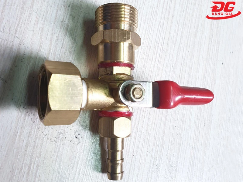 Van giảm áp trên máy rửa xe cao áp