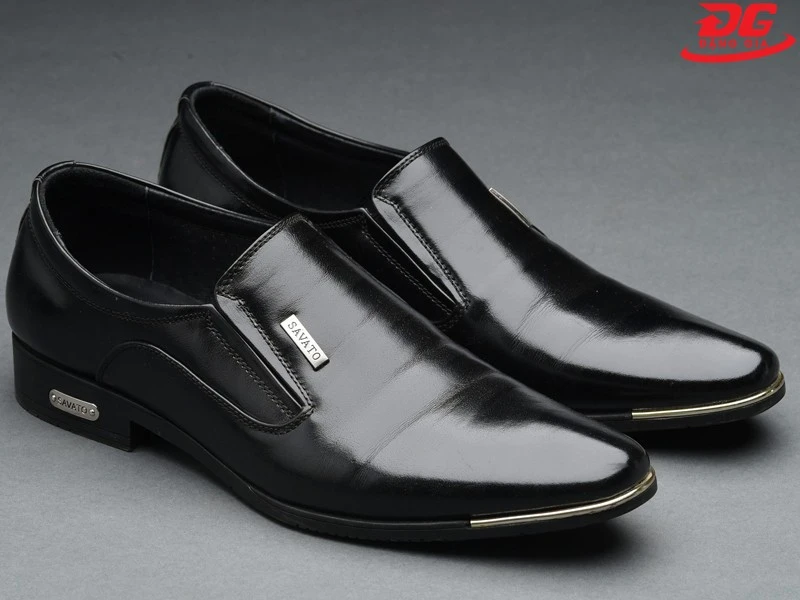 Làm mềm da đúng cách, tránh làm ảnh hưởng đến chất liệu giày