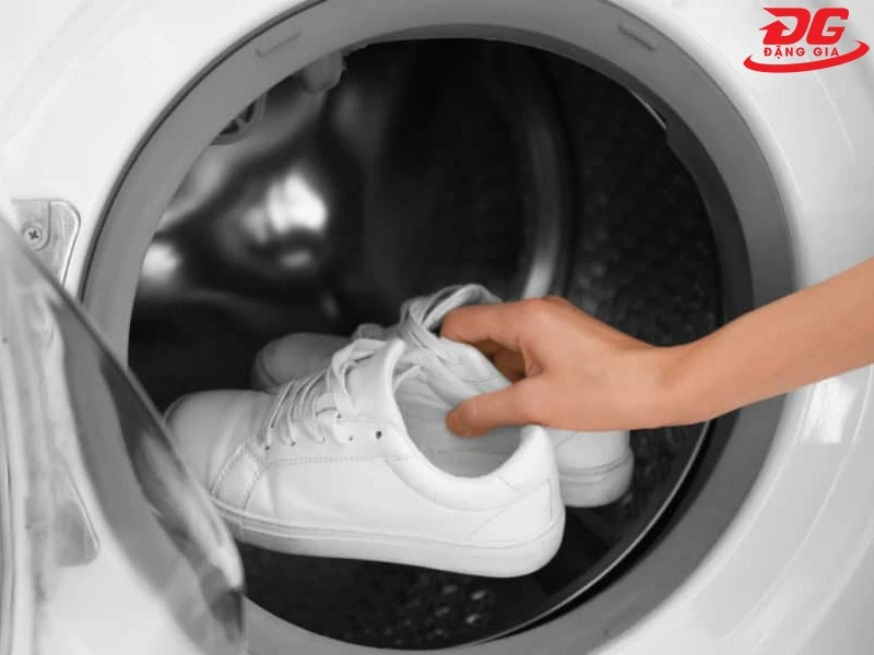 Chọn đúng loại giày có thể giặt bằng máy giặt