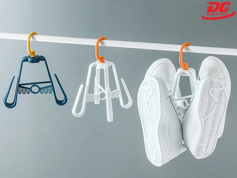 Phơi giày ở nơi sạch sẽ, khô ráo, tránh ánh nắng mặt trời chiếu trực tiếp