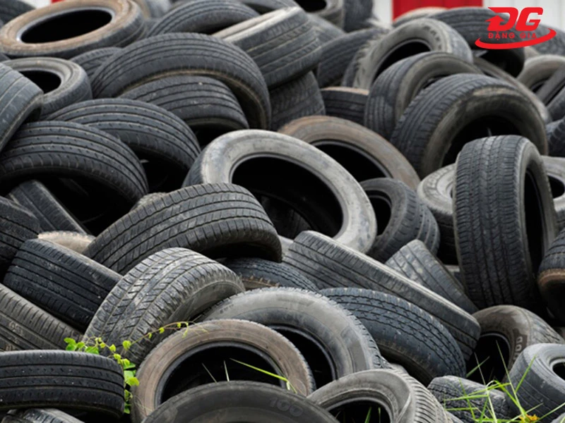 Lốp xe cũ