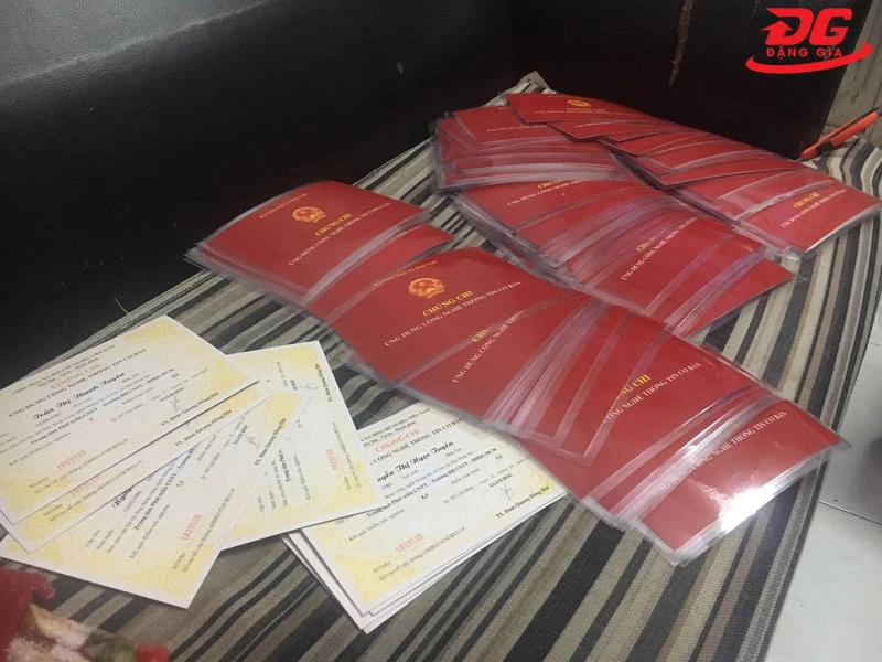 Gợi ý những cách tháo, gỡ ép plastic nhanh chóng tại nhà