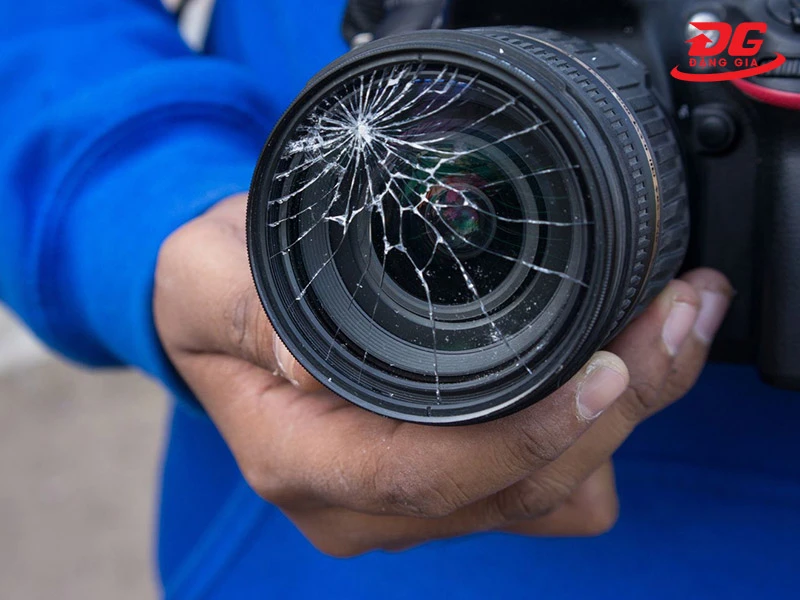 Máy ảnh kỹ thuật số va đập nhanh bị hỏng