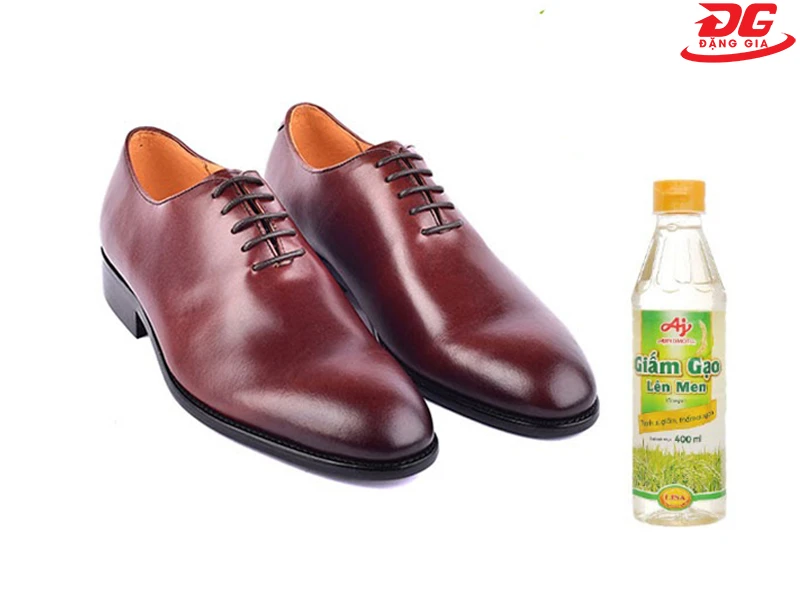 Tính axit cao trong giấm giúp loại bỏ mốc trắng hiệu quả