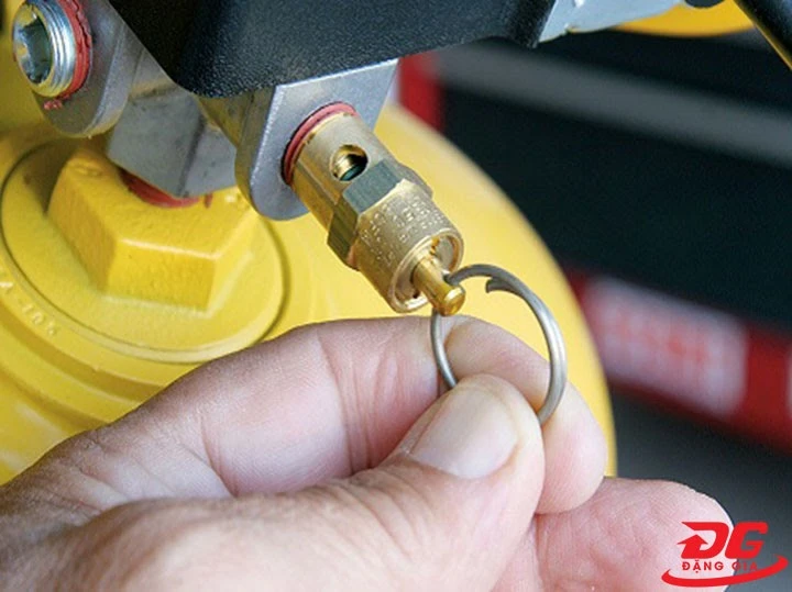 cách chỉnh van an toàn máy nén khí