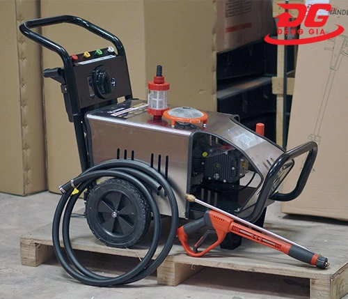 Máy xịt rửa xe Kumisai 20M36-7.5T4 3