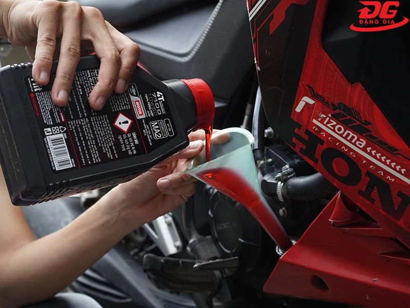 Chú ý thay nhớt theo khuyến cáo của nhà sản xuất