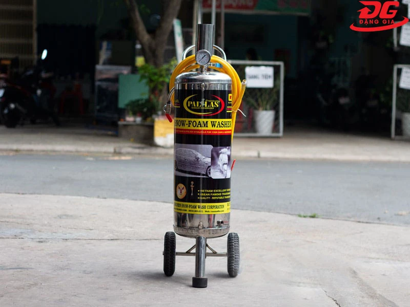 Máy xịt bọt tuyết rửa xe máy, ô tô chuyên nghiệp Pallas 20 lít