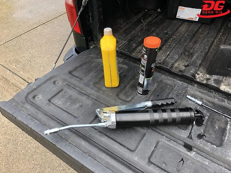 Súng bơm mỡ bò bằng tay