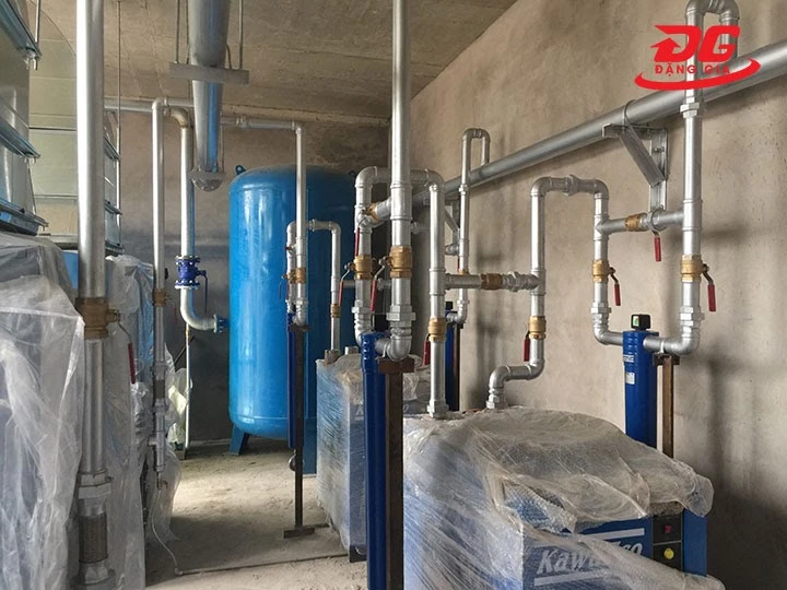 Hệ thống khí nén của một xưởng sản xuất công nghiệp